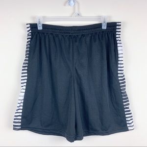 🔥3/15 NWOT Men’s Athletic Shorts White Stripes